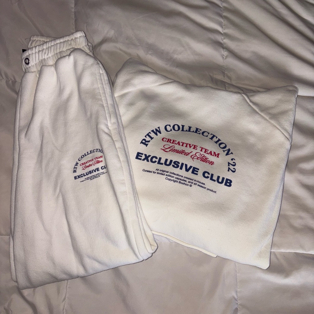Boohoo White Sweatshirt with Graphic Print